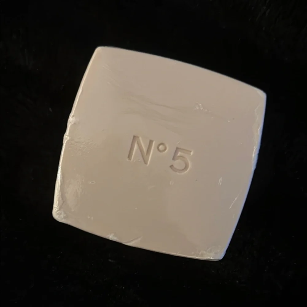 CHANEL No.5 scented bath soap - Picture 2 of 8